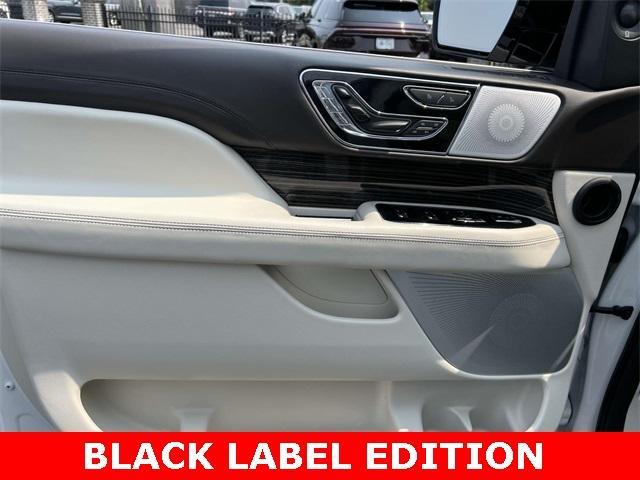 Photo of 2024 Pristine White Lincoln Navigator L