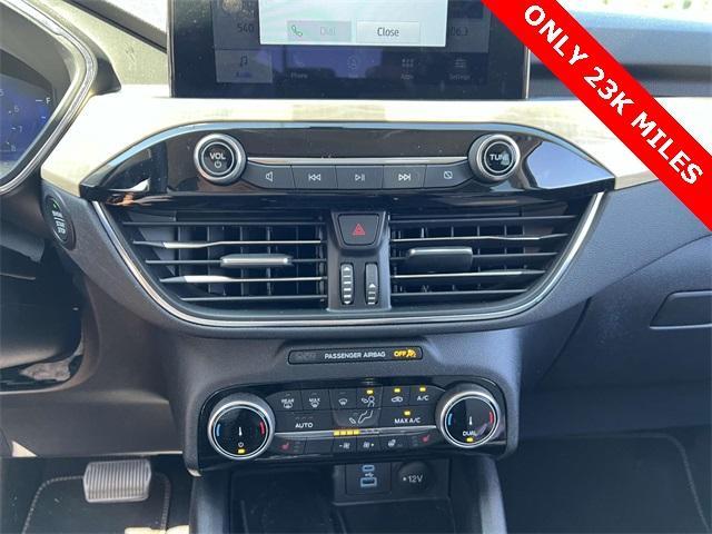 Photo of 2022 Agate Black Metallic Ford Escape