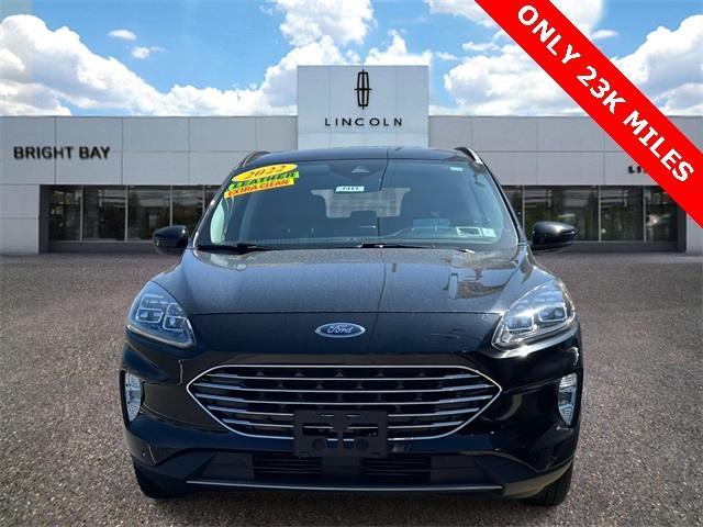 Photo of 2022 Agate Black Metallic Ford Escape