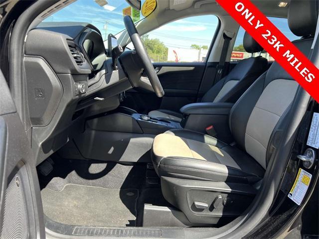Photo of 2022 Agate Black Metallic Ford Escape