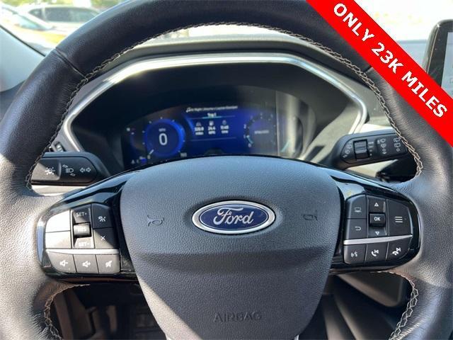 Photo of 2022 Agate Black Metallic Ford Escape