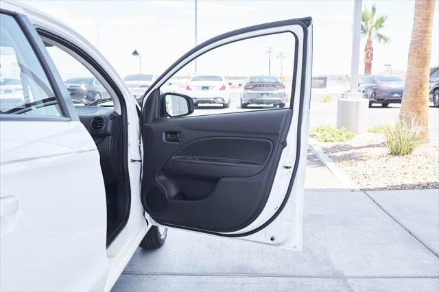 Photo of 2017 Pearl White Mitsubishi Mirage