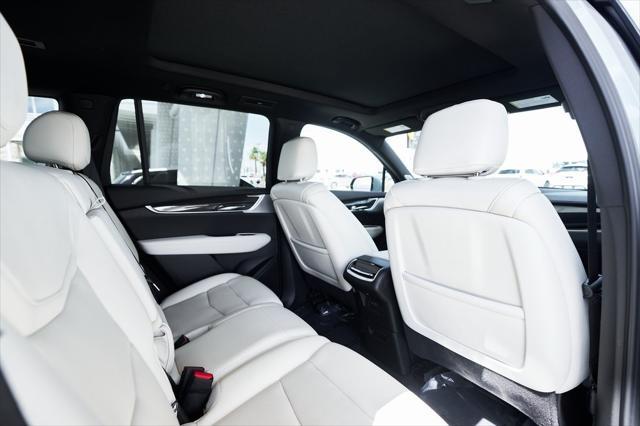 Photo of 2024 Argent Silver Metallic Cadillac XT6