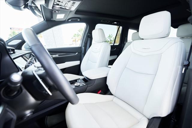 Photo of 2024 Argent Silver Metallic Cadillac XT6