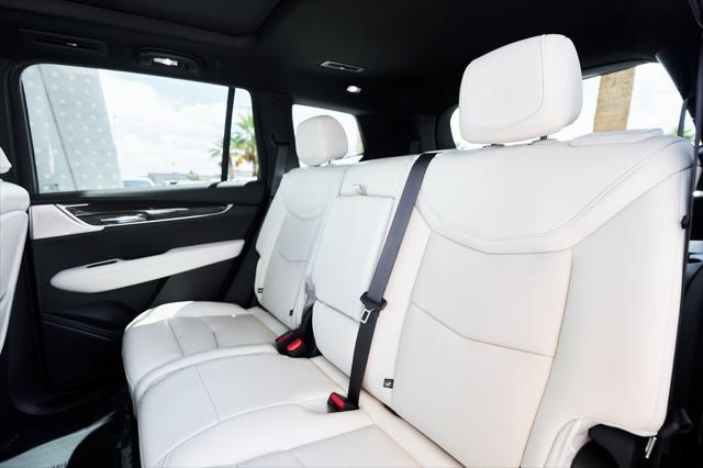 Photo of 2024 Argent Silver Metallic Cadillac XT6