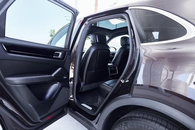 Photo of 2019 Mahogany Metallic Porsche Cayenne