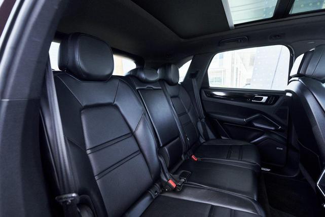 Photo of 2019 Mahogany Metallic Porsche Cayenne