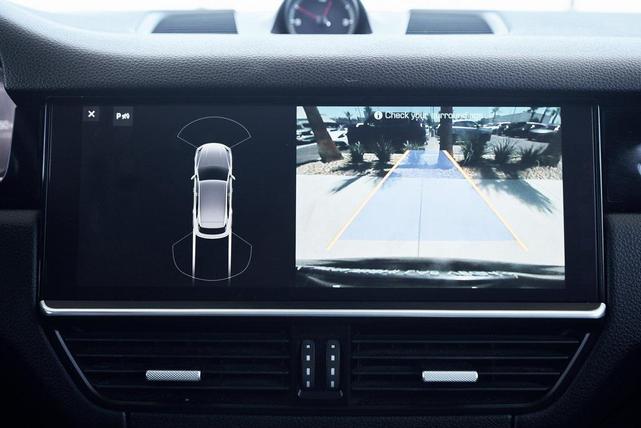 Photo of 2019 Mahogany Metallic Porsche Cayenne