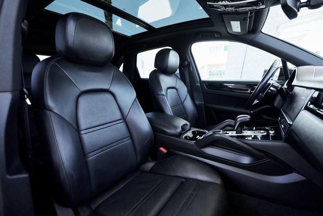 Photo of 2019 Mahogany Metallic Porsche Cayenne