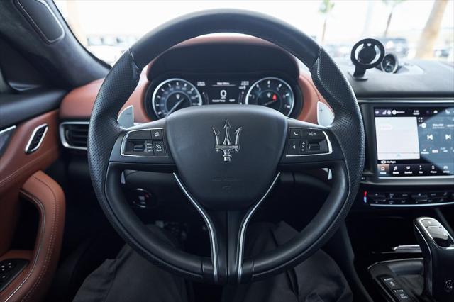 Photo of 2022 Nero Ribelle Metallic Maserati Levante