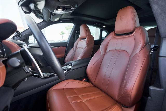 Photo of 2022 Nero Ribelle Metallic Maserati Levante