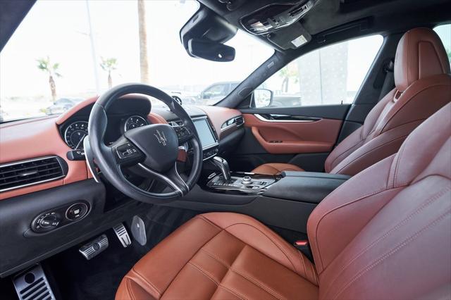 Photo of 2022 Nero Ribelle Metallic Maserati Levante
