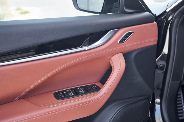 Photo of 2022 Nero Ribelle Metallic Maserati Levante