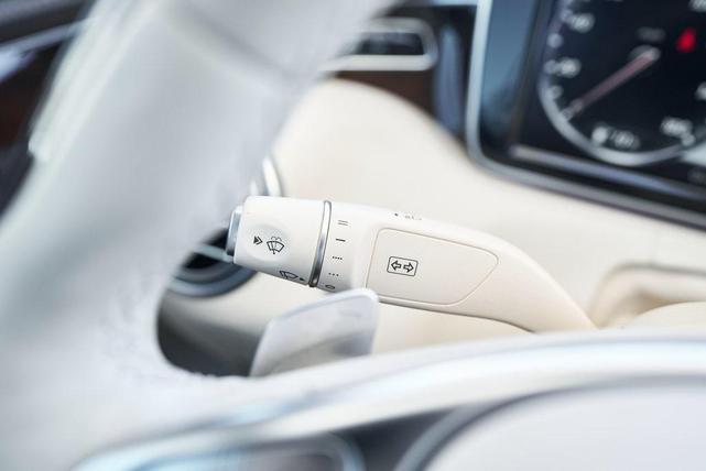 Photo of 2017 designo Diamond White Metallic Mercedes-Benz S-Class