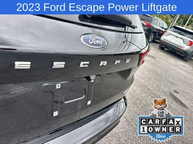 Photo of 2023 Agate Black Metallic Ford Escape