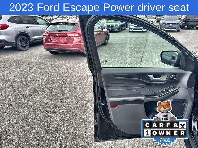 Photo of 2023 Agate Black Metallic Ford Escape