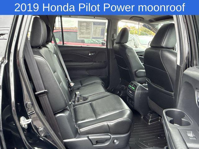Photo of 2019 Crystal Black Pearl Honda Pilot