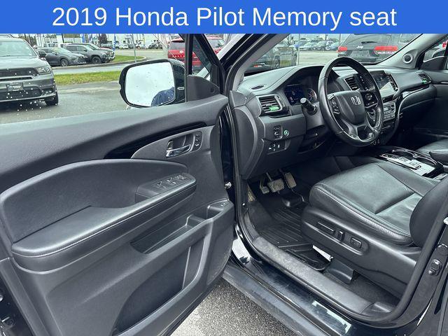 Photo of 2019 Crystal Black Pearl Honda Pilot