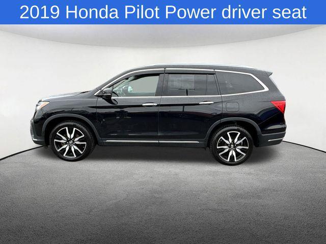Photo of 2019 Crystal Black Pearl Honda Pilot