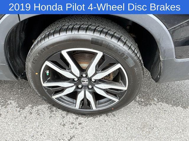 Photo of 2019 Crystal Black Pearl Honda Pilot