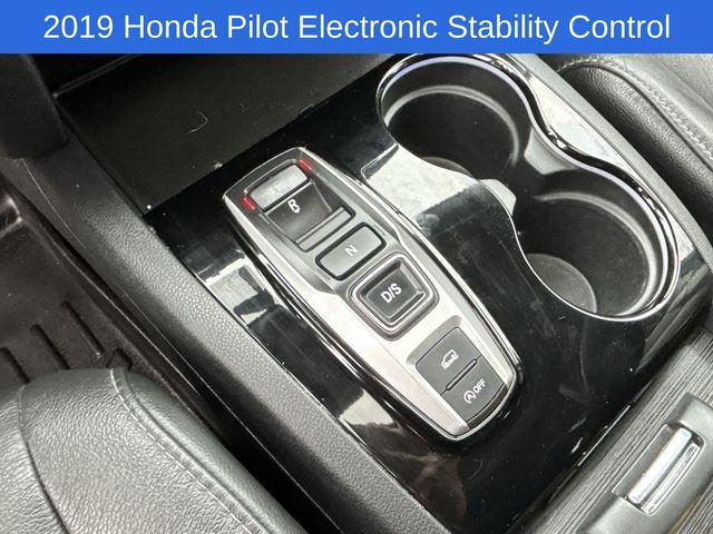 Photo of 2019 Crystal Black Pearl Honda Pilot