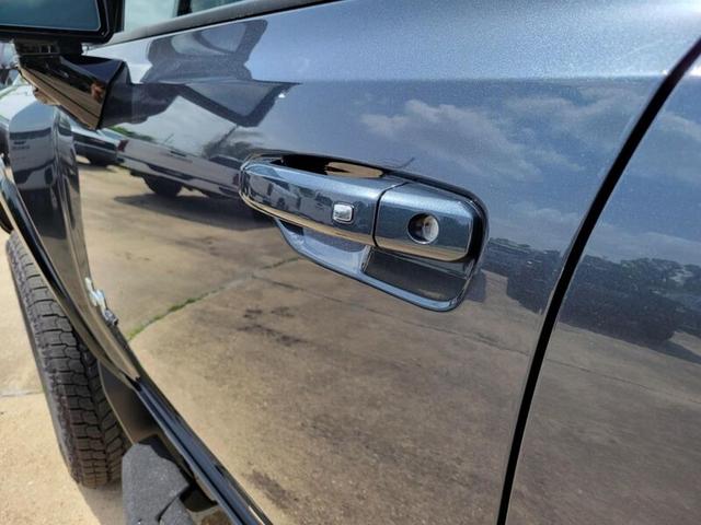 Photo of 2025 BLUE GMC HUMMER EV SUV