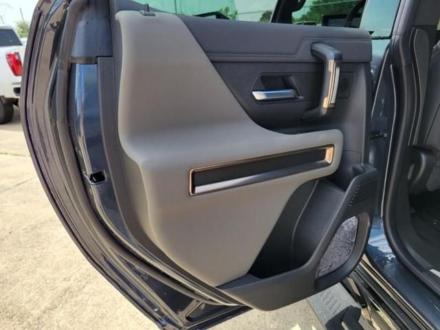 Photo of 2025 BLUE GMC HUMMER EV SUV