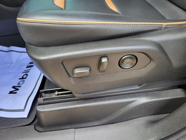 Photo of 2021 Summit White GMC Yukon