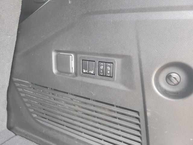 Photo of 2021 Summit White GMC Yukon
