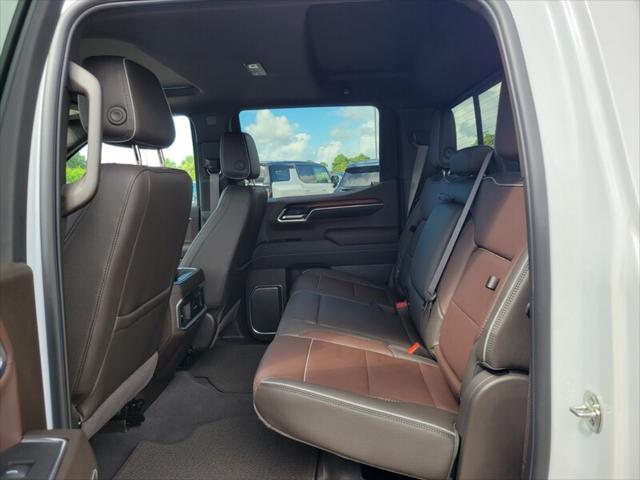 Photo of 2025 White Frost Tricoat GMC Sierra 1500