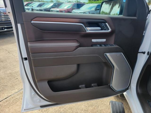 Photo of 2025 White Frost Tricoat GMC Sierra 1500