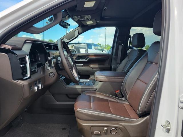 Photo of 2025 White Frost Tricoat GMC Sierra 1500