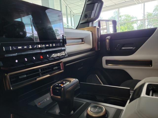 Photo of 2024 BLUE GMC HUMMER EV SUV