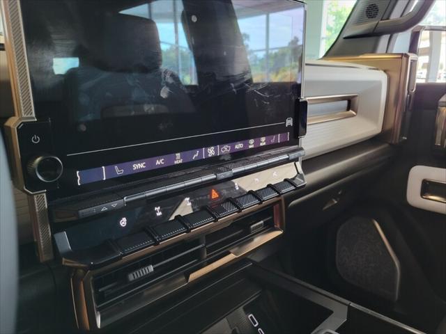 Photo of 2024 BLUE GMC HUMMER EV SUV