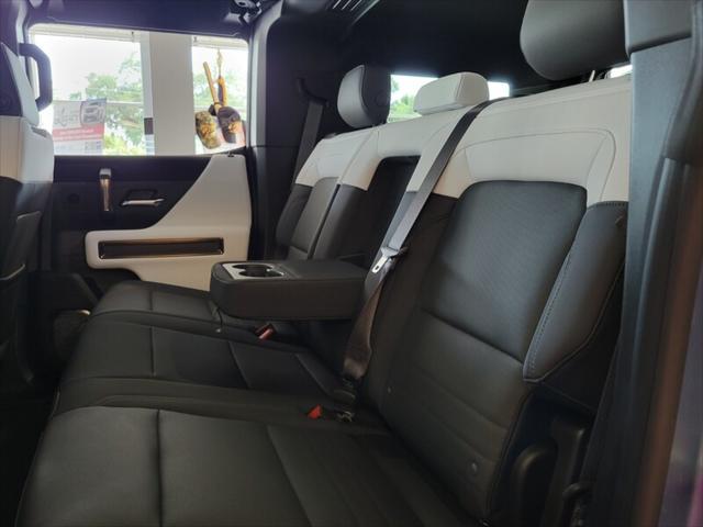 Photo of 2024 BLUE GMC HUMMER EV SUV