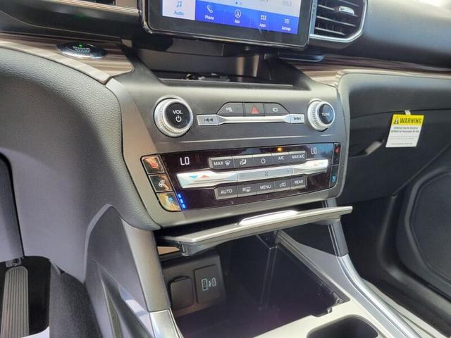 Photo of 2020 Agate Black Metallic Ford Explorer