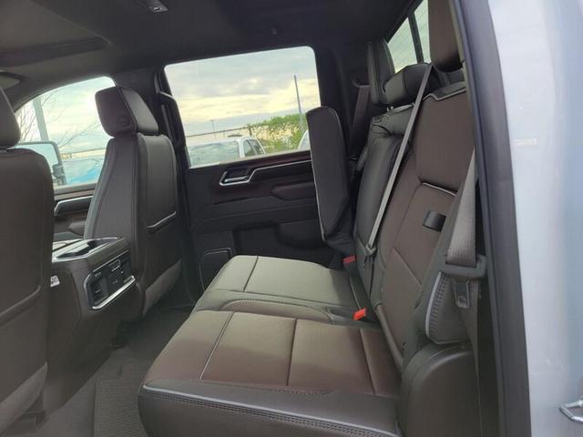 Photo of 2025 WHITE GMC Sierra 2500