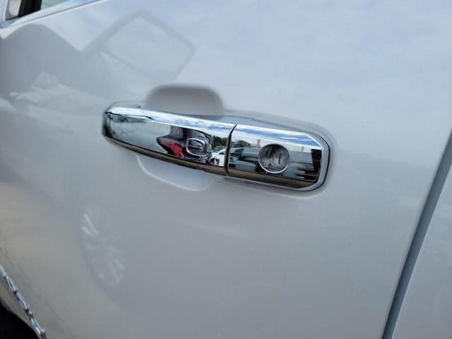 Photo of 2025 WHITE GMC Sierra 2500