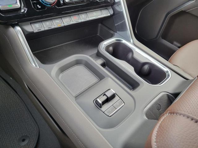 Photo of 2025 WHITE GMC Sierra 2500
