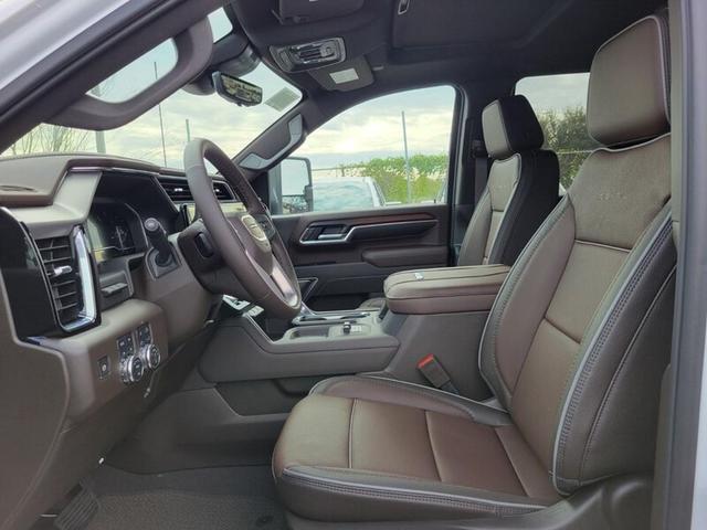 Photo of 2025 WHITE GMC Sierra 2500