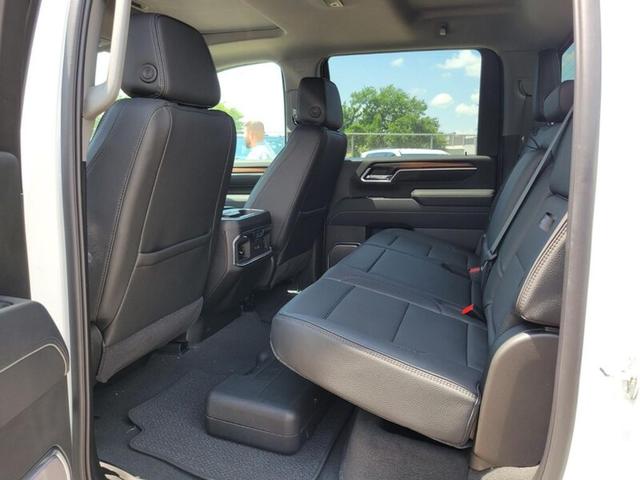 Photo of 2025 WHITE GMC Sierra 2500