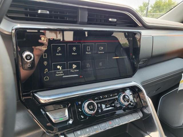 Photo of 2025 WHITE GMC Sierra 2500