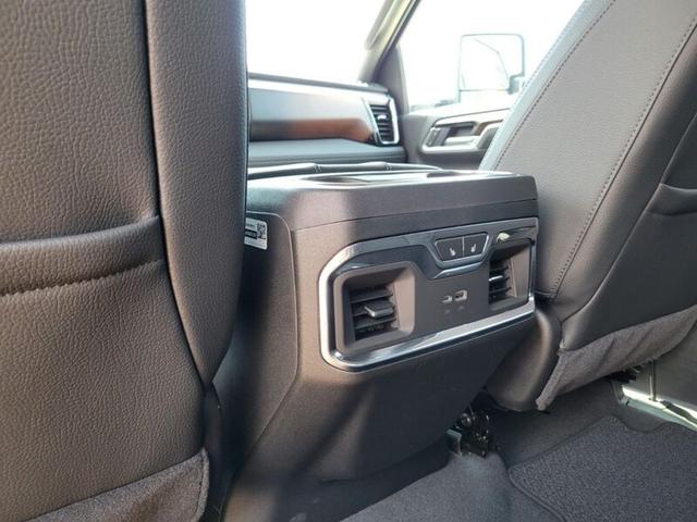 Photo of 2025 WHITE GMC Sierra 2500
