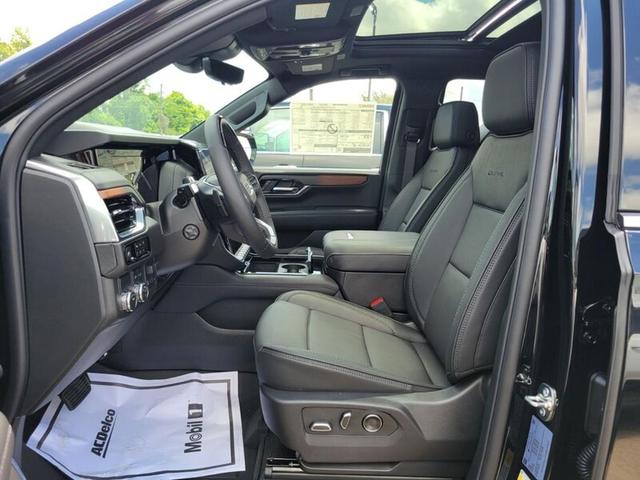 Photo of 2025 Onyx Black GMC Yukon
