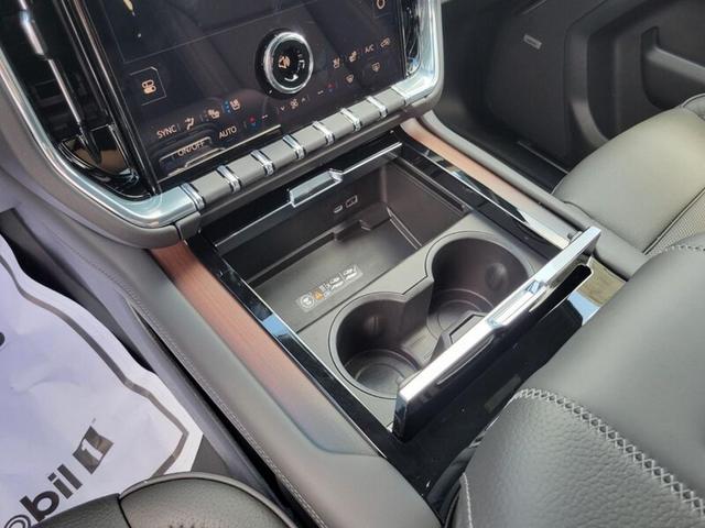 Photo of 2025 Onyx Black GMC Yukon