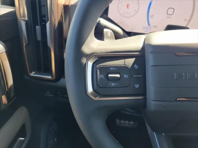 Photo of 2025 Interstellar White GMC HUMMER EV SUV