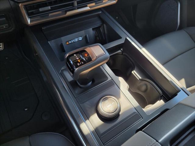 Photo of 2025 Interstellar White GMC HUMMER EV SUV