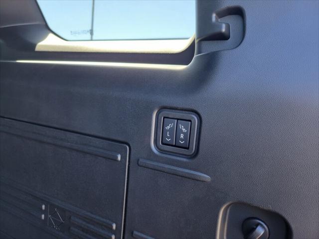 Photo of 2025 Interstellar White GMC HUMMER EV SUV