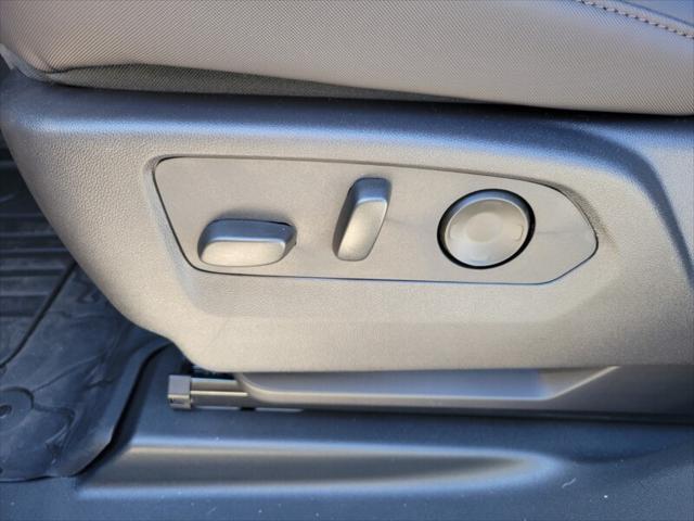 Photo of 2025 Interstellar White GMC HUMMER EV SUV