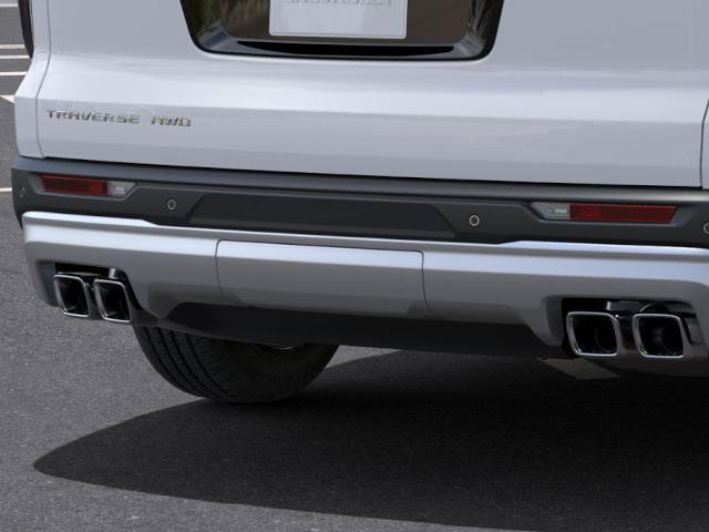 Photo of 2025 Summit White Chevrolet Traverse